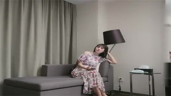 大叔网约170CM极品颜值长腿美女，坚挺白嫩奶子身材超诱人！